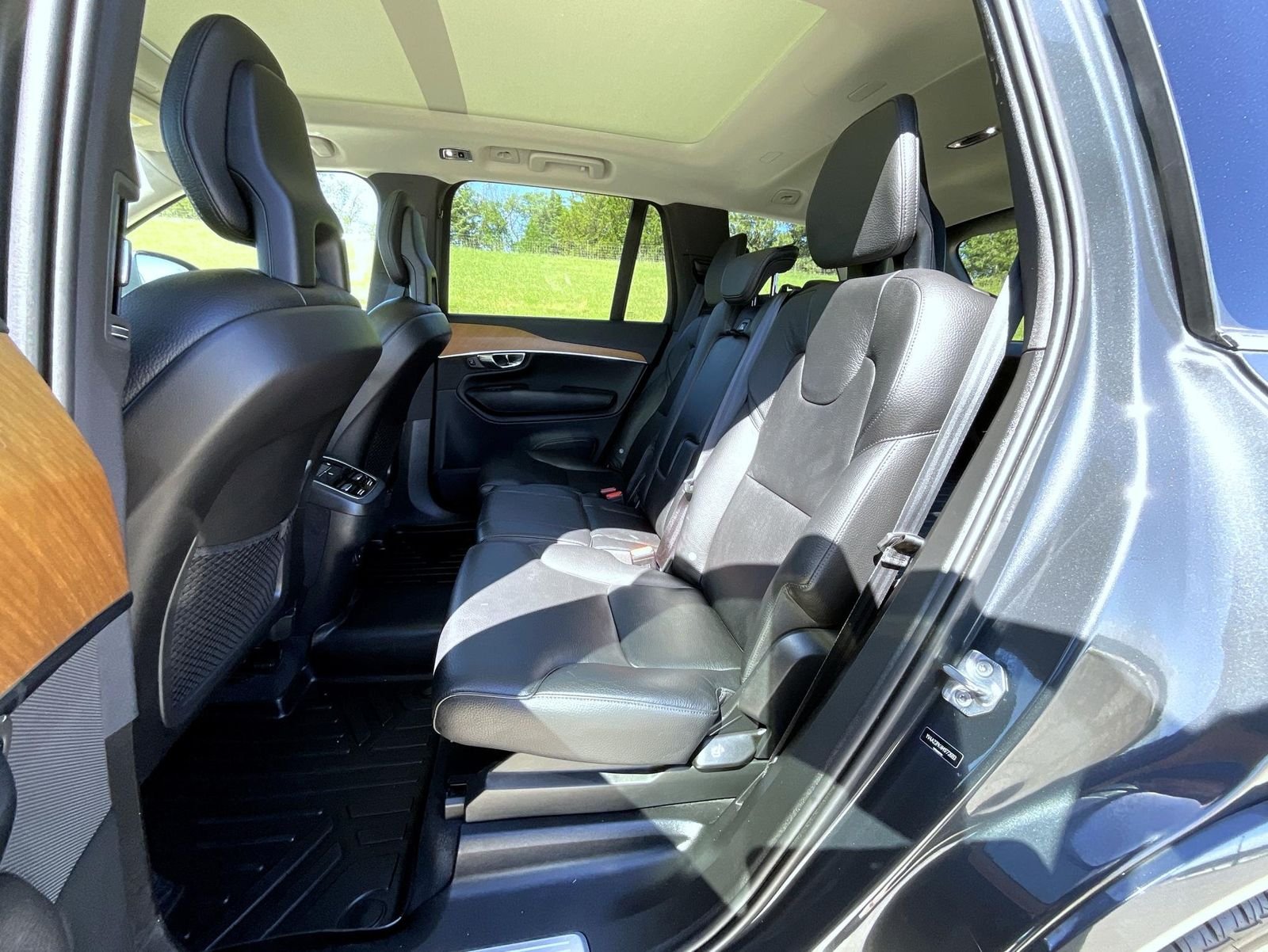 Used 2021 Gray Volvo T6 Momentum image 20