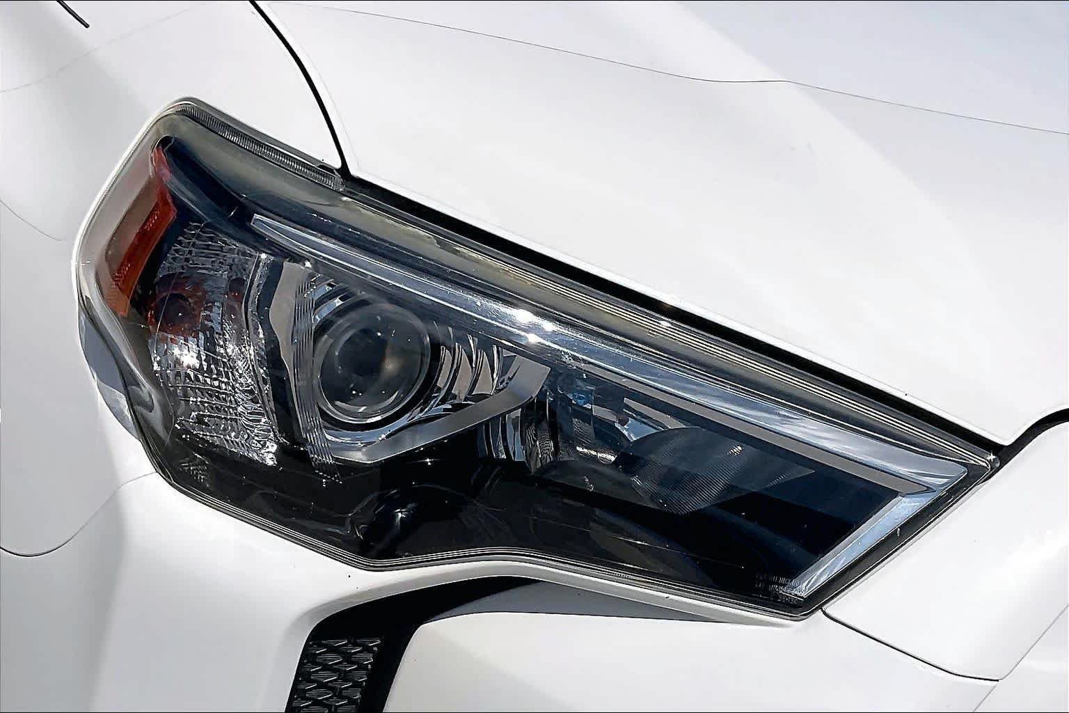 Used 2019 Super White Toyota SR5 image 26