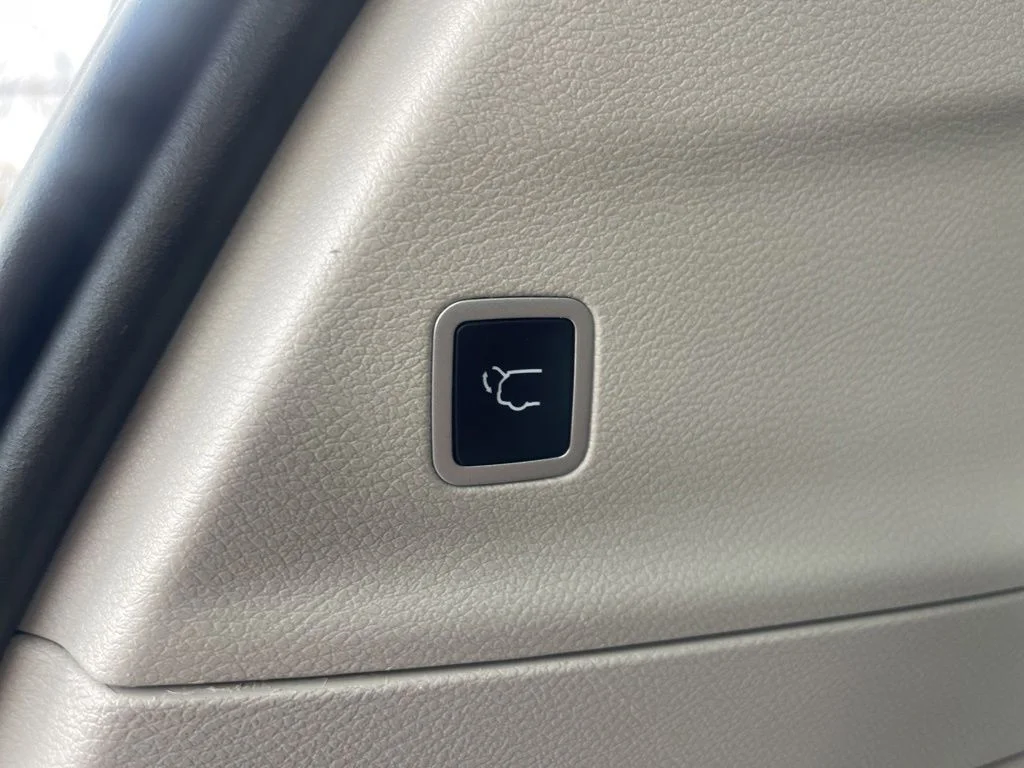 Used 2024 White Chrysler Touring L image 23