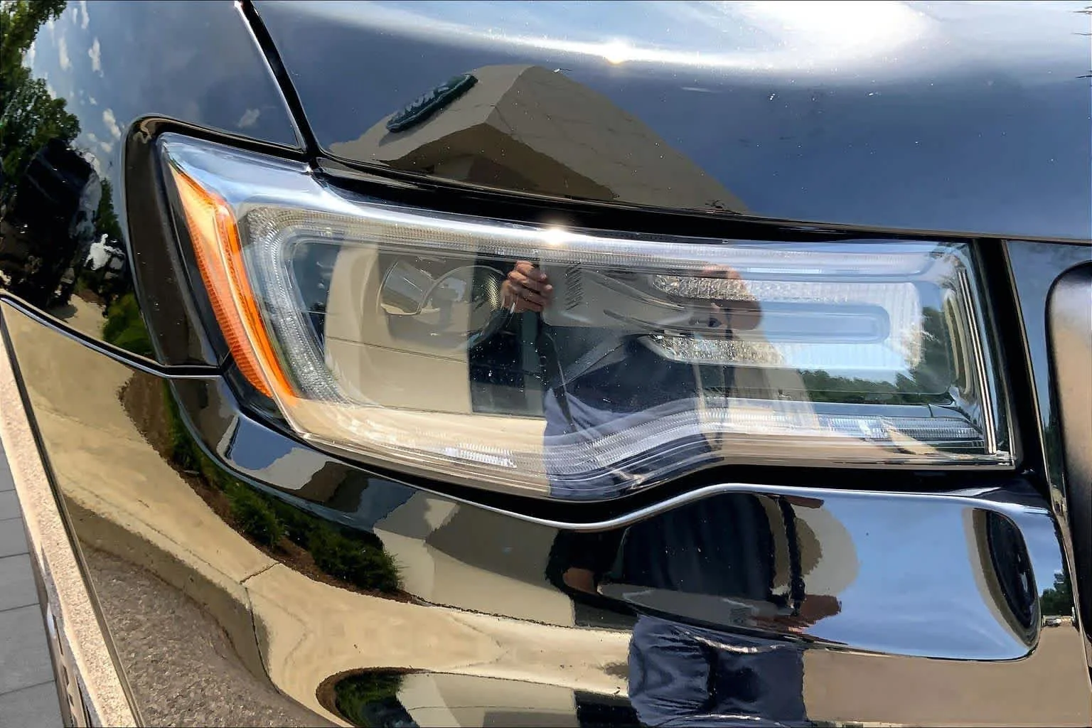 Used 2020 Diamond Black Crystal Pearlcoat Jeep Limited X image 26