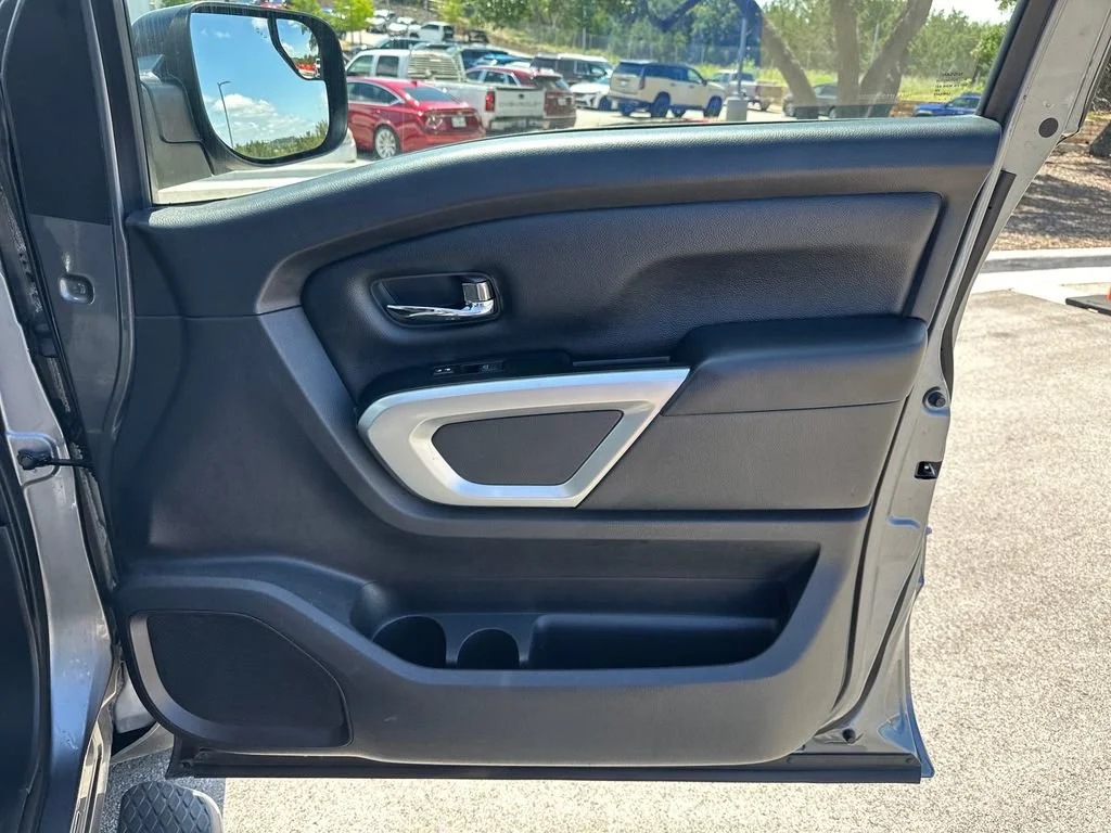 Used 2017  Nissan SV image 33