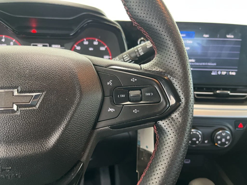 Used 2024 Red Chevrolet 1RS image 19
