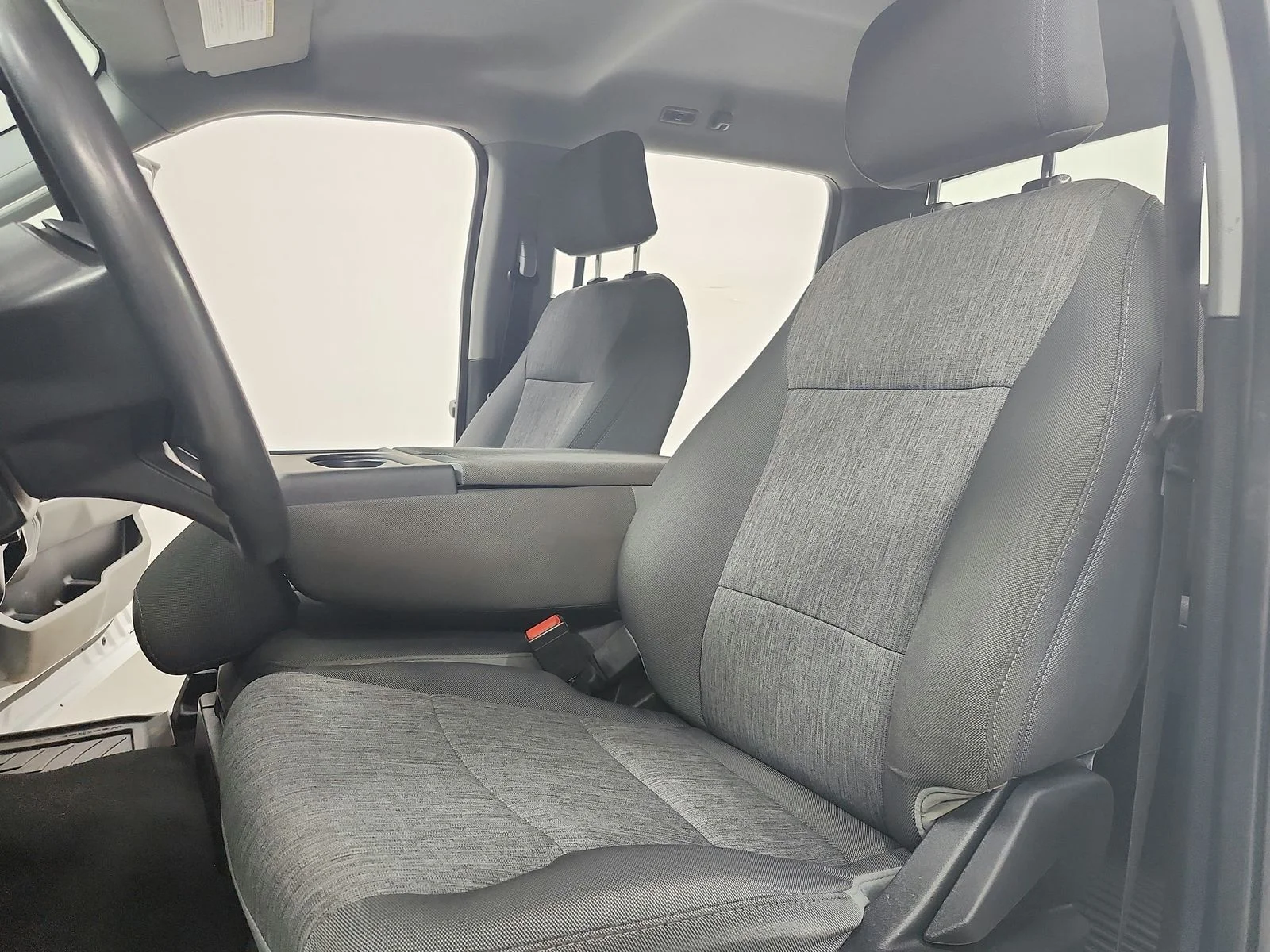Used 2023 White Ford XL image 19