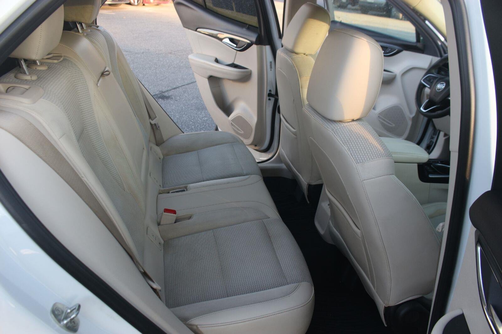 Used 2022 SUMMIT WHITE Buick Preferred image 31