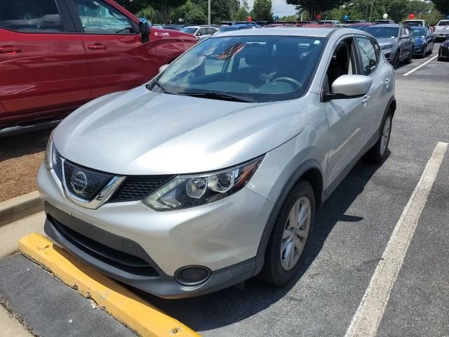 Used 2019 Silver Nissan S image 1