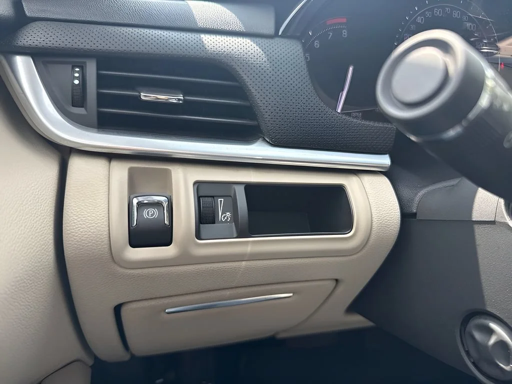 Used 2018 PHANTOM GRAY METALLIC Cadillac  image 23