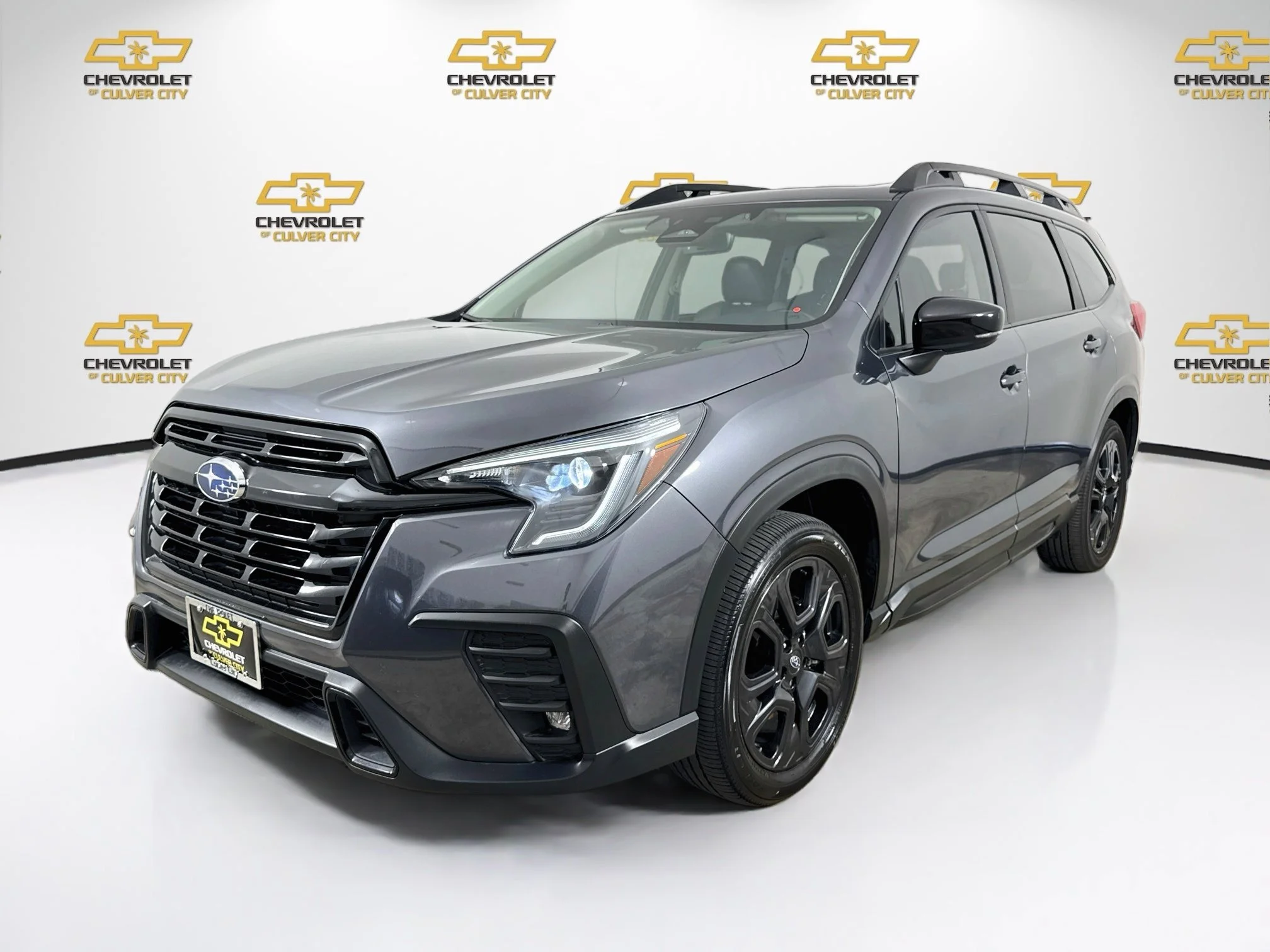Used 2025 Gray Subaru Onyx Edition image 3