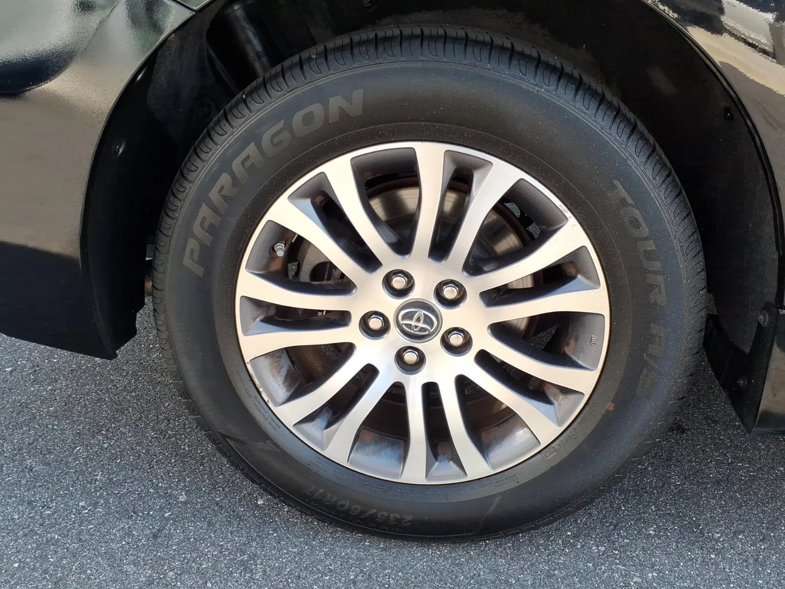 Used 2019 Midnight Black Metallic Toyota XLE image 12