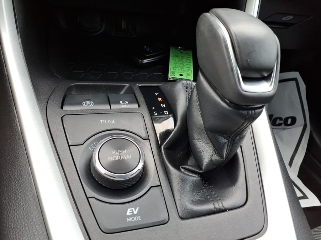 Used 2022 Silver Sky Metallic Toyota Hybrid SE image 21