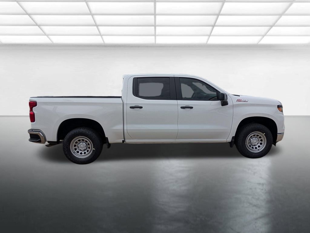 New 2026 Summit White Chevrolet WT image 27