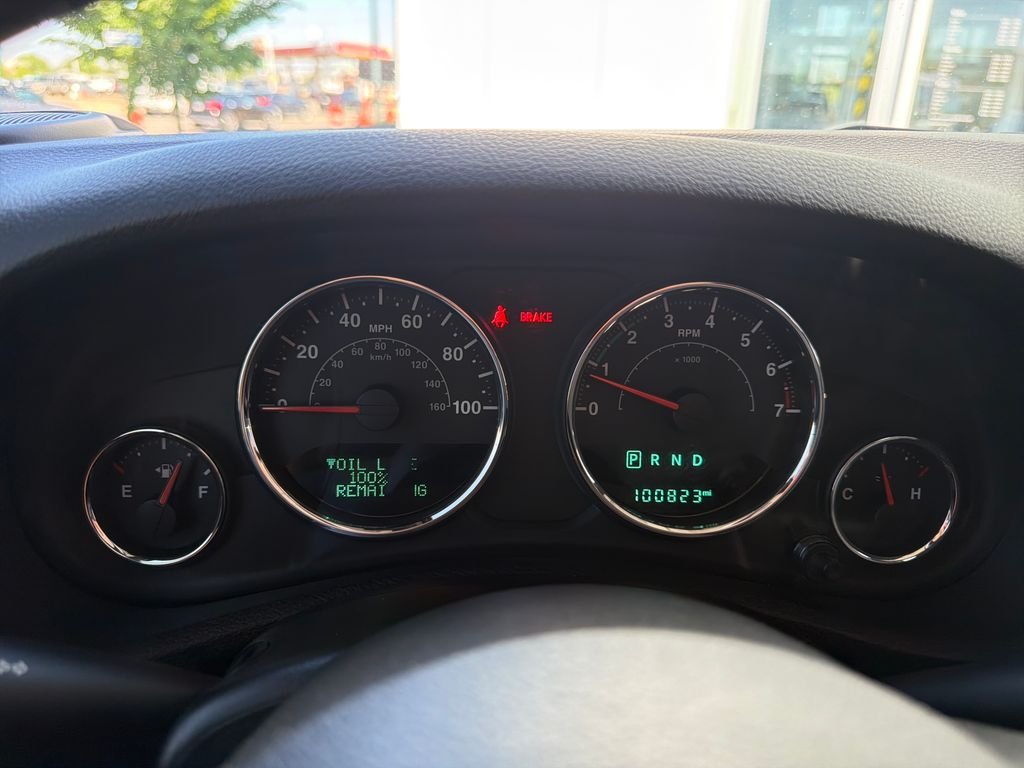 Used 2016 Silver Jeep Unlimited Sahara image 15