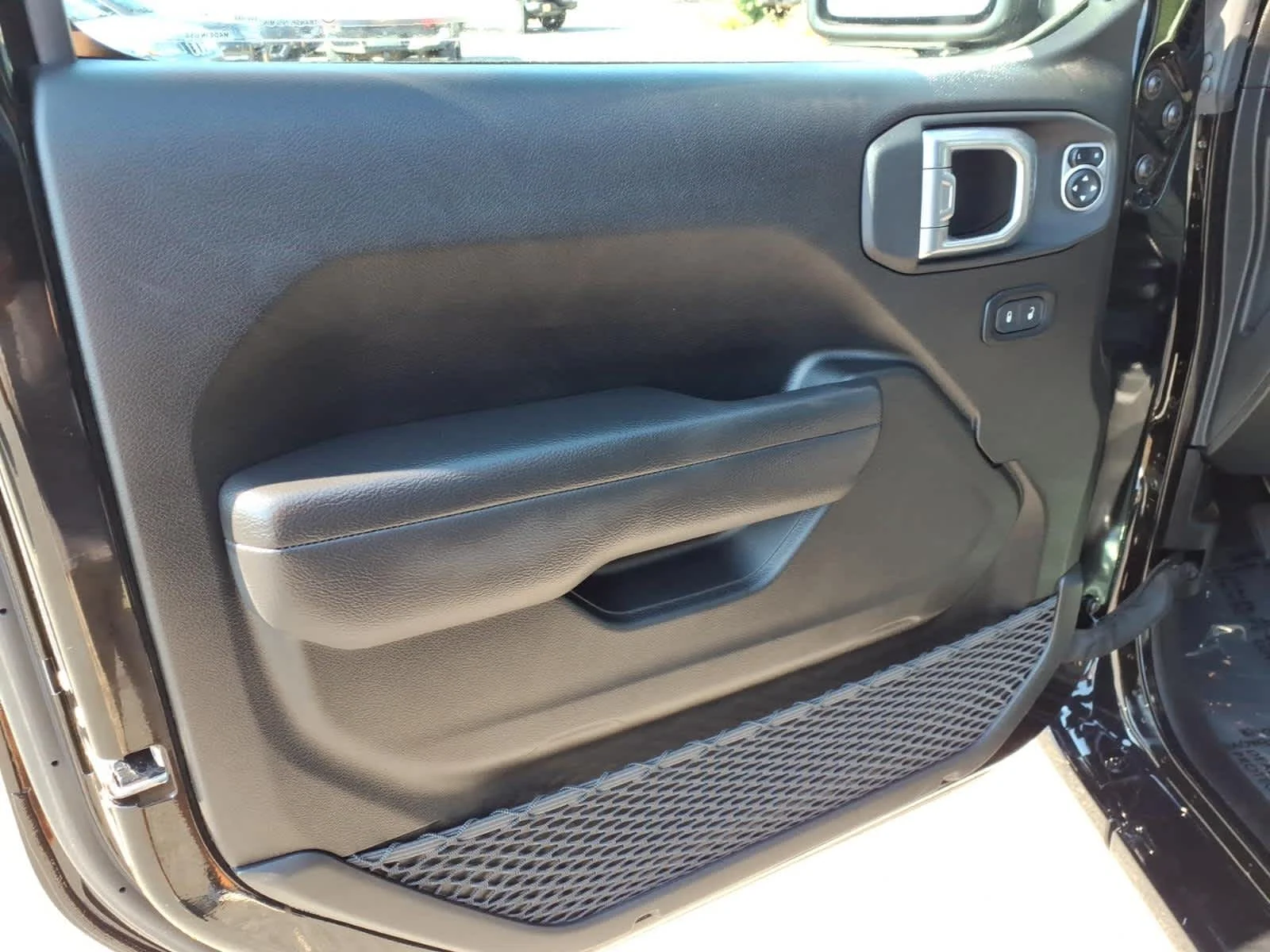 Certified Used 2025 Black Clearcoat Jeep Sport S image 14