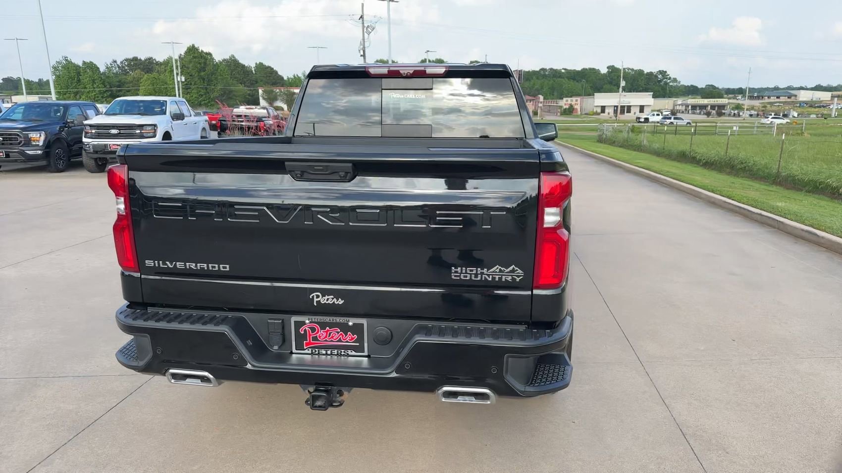 Used 2023 Black Chevrolet High Country image 7