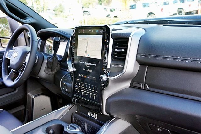 New 2026 Diamond Black Crystal Pearl-Coat Exterior Paint RAM Laramie Night Edition image 16