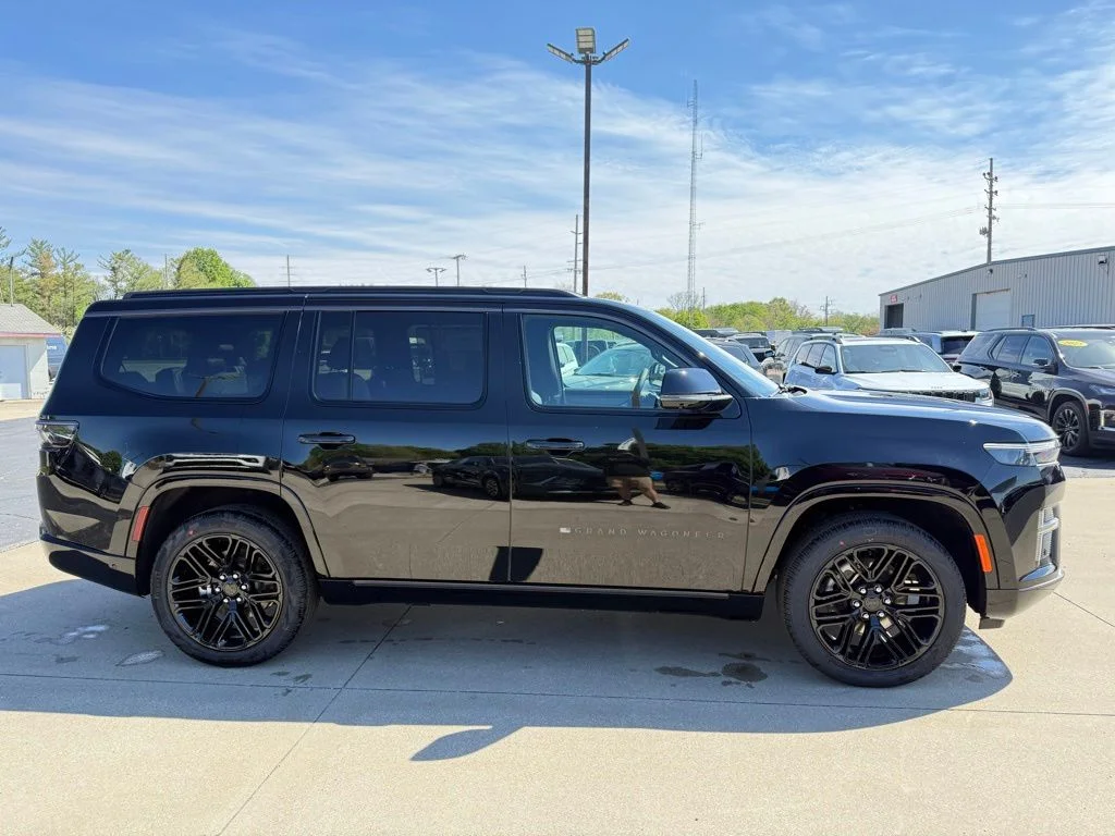 New 2026 High Gloss Black Exterior Paint Jeep Limited Reserve image 9