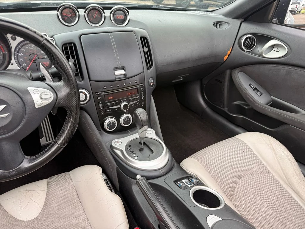 Used 2011 Magnetic Black Metallic Nissan Touring image 34