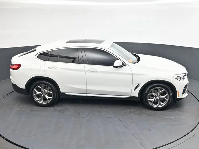 Used 2021 White BMW xDrive30i image 28