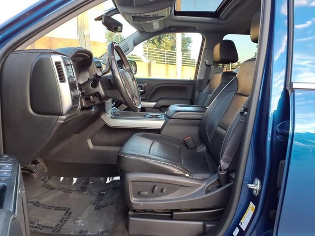 Used 2017 DEEP OCEAN BLUE METALLIC Chevrolet LTZ image 15