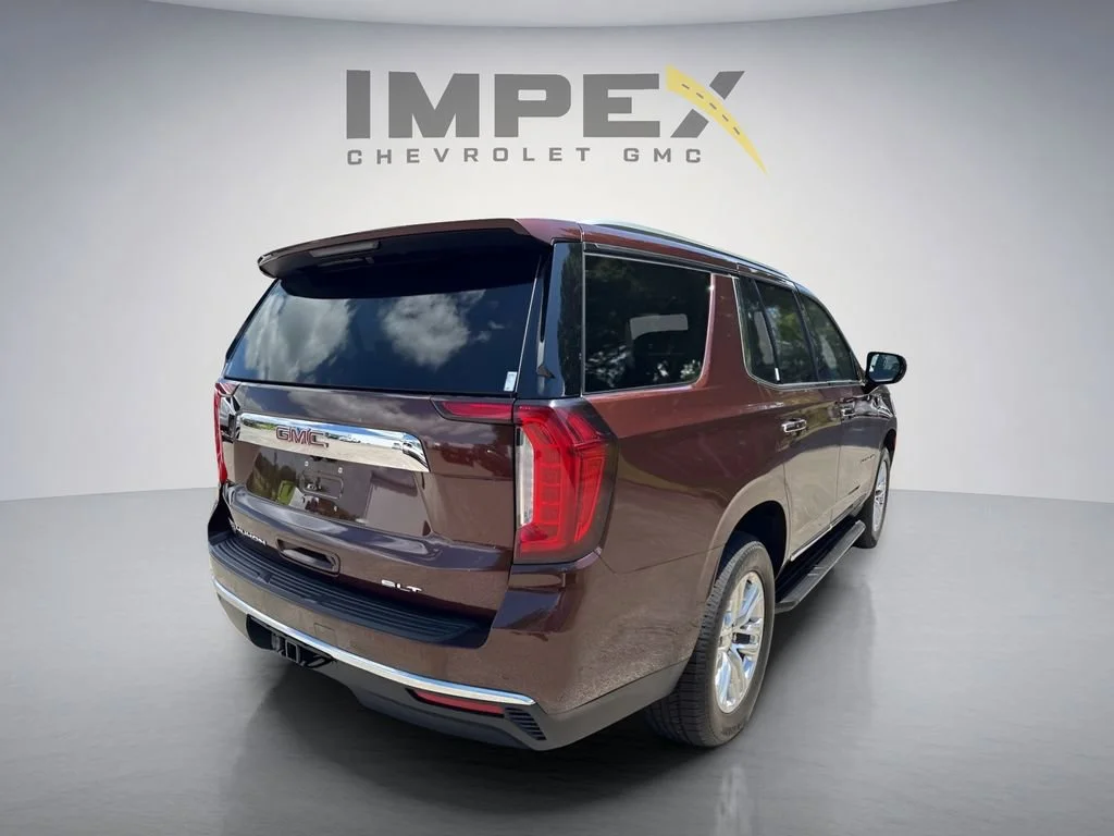 Used 2023 Redwood Metallic GMC SLT image 5