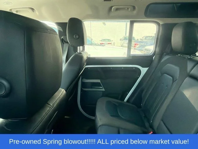 Used 2020  Land Rover SE image 16