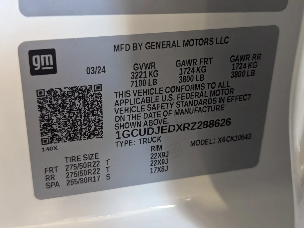 Used 2024 Beige Chevrolet High Country image 39