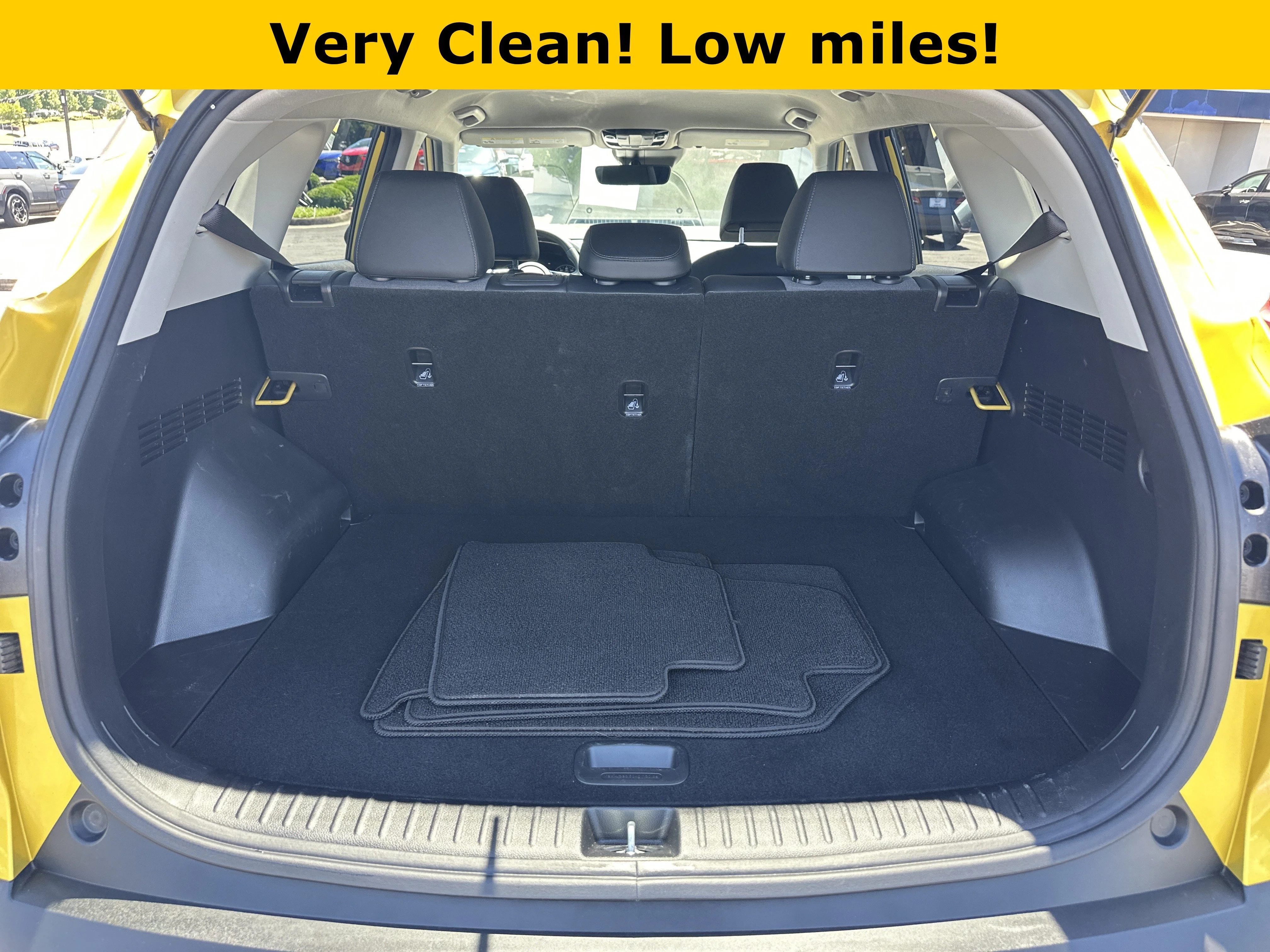 Used 2023 Starbright Yellow/Black Roof Kia Nightfall image 22