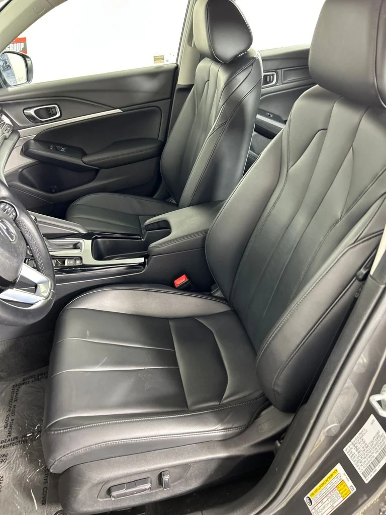 Used 2023  Acura Base image 11