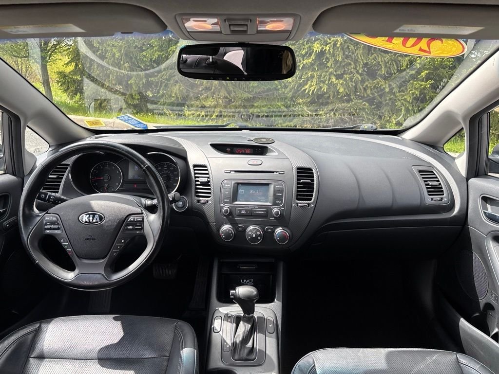 Used 2015 Gray Kia EX image 19