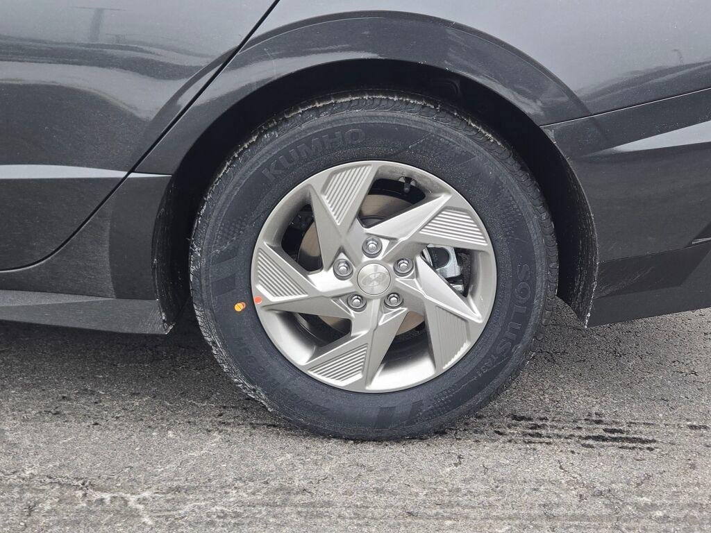 New 2026 Gray Hyundai SE image 16