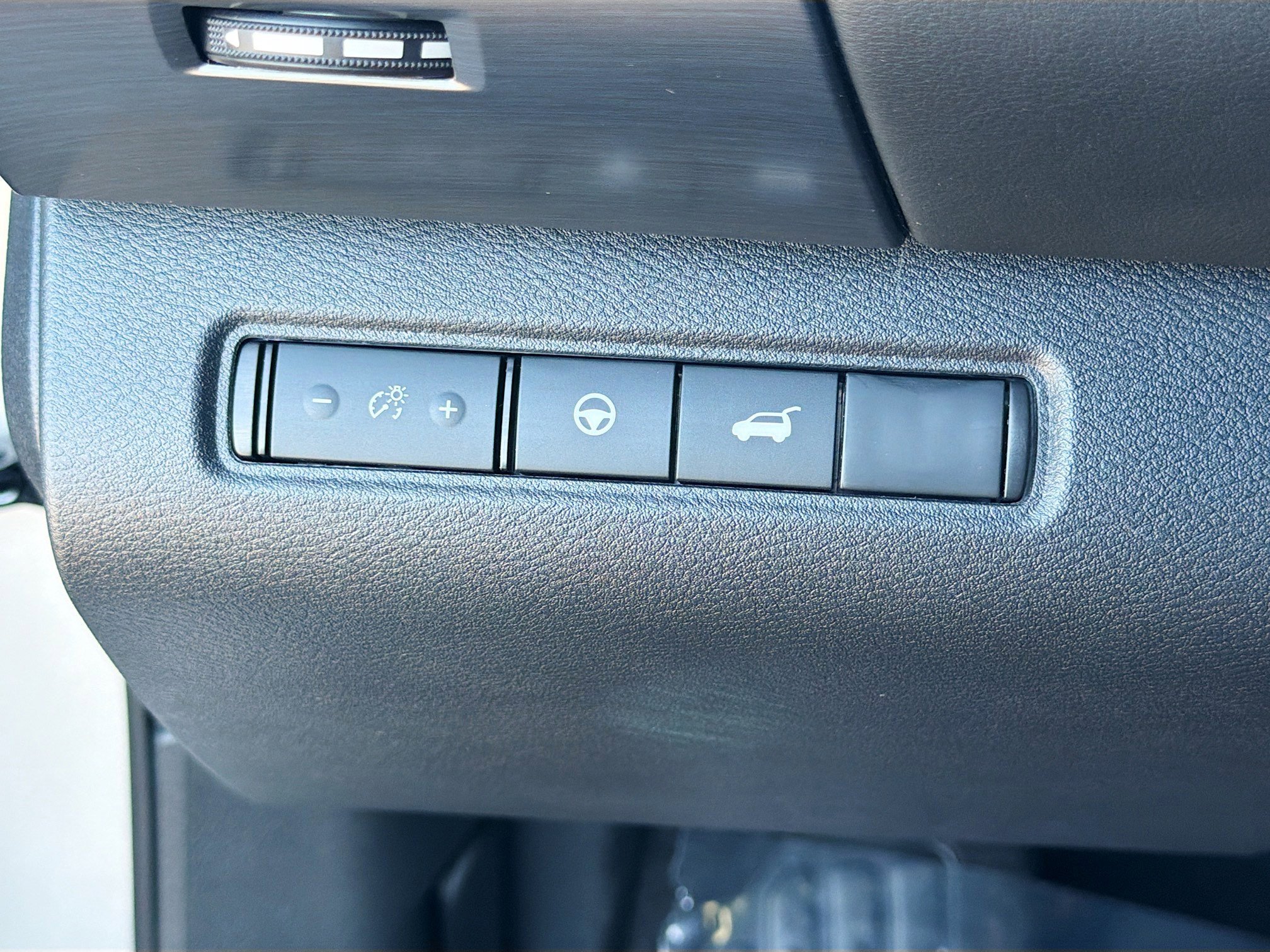 Used 2025 Brilliant Silver Metallic Nissan SL image 36