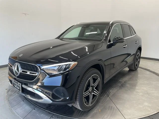 New 2027 Black Mercedes-Benz GLC 300 image 32