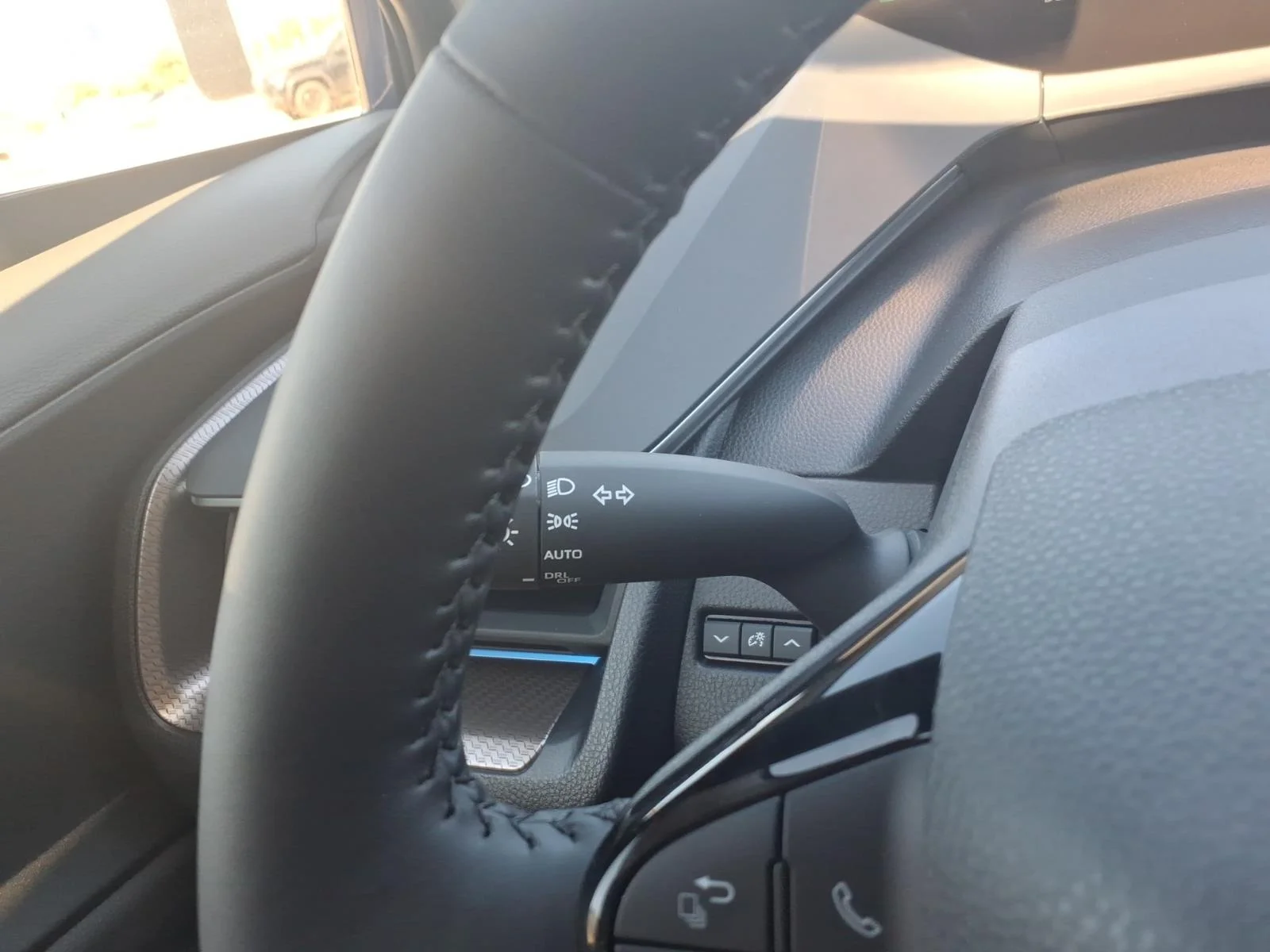 New 2027 Reservoir Blue Toyota  XLE image 26