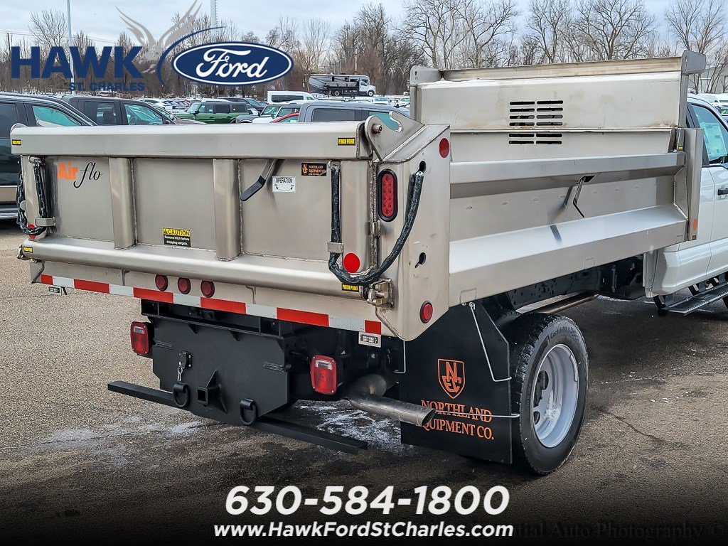 New 2026 Oxford White Ford F-450® XL image 6