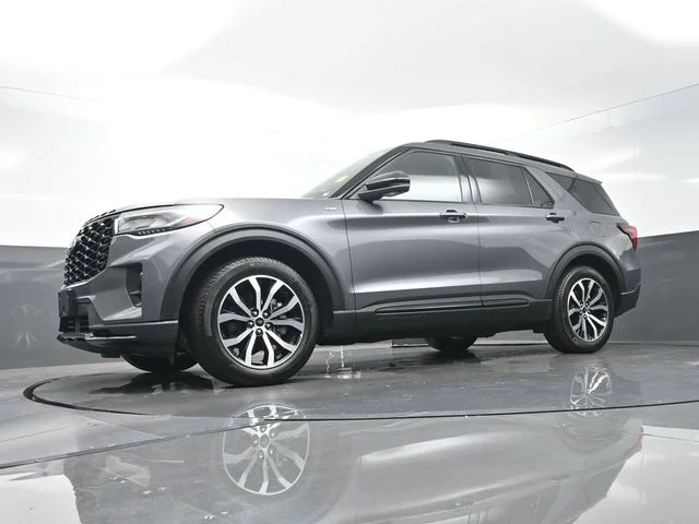 Used 2025 Gray Ford ST-Line image 33