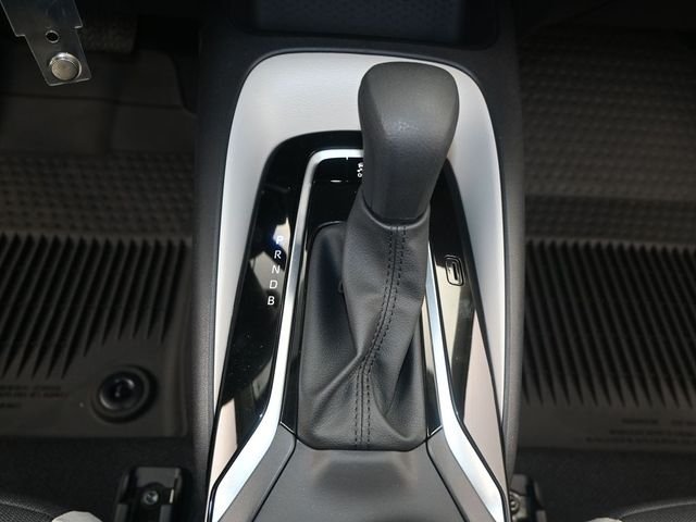 Used 2025 Wind Chill Pearl Toyota LE image 8