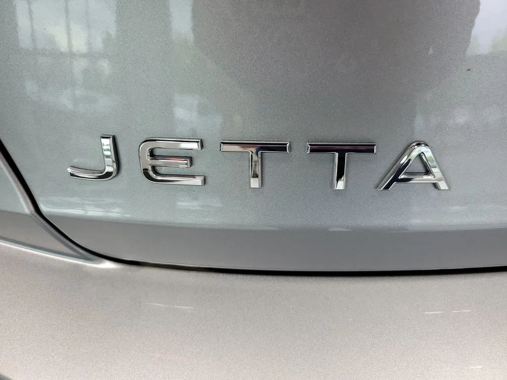 Used 2023 Pyrite Silver Metallic Volkswagen 1.5T SE image 14