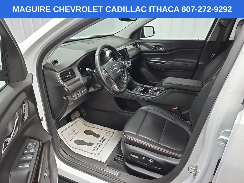 Used 2023 White GMC AT4 image 31