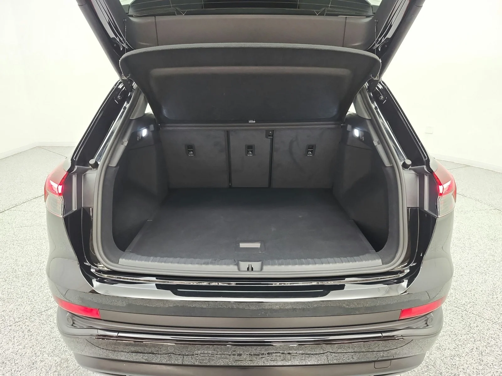Used 2024 Mythos Black Metallic Audi Premium Plus image 19