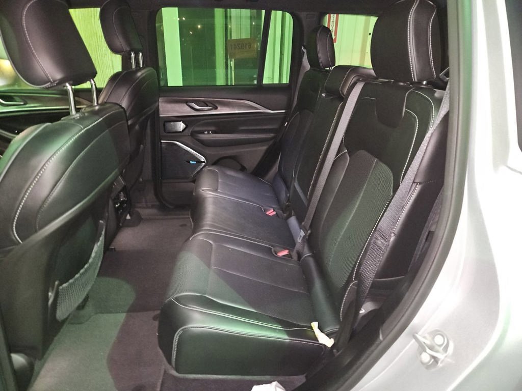 Used 2023 Silver Jeep Overland 4xe image 7