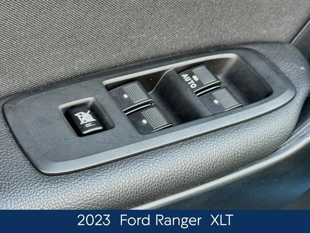 Used 2023 Blue Ford XLT image 17