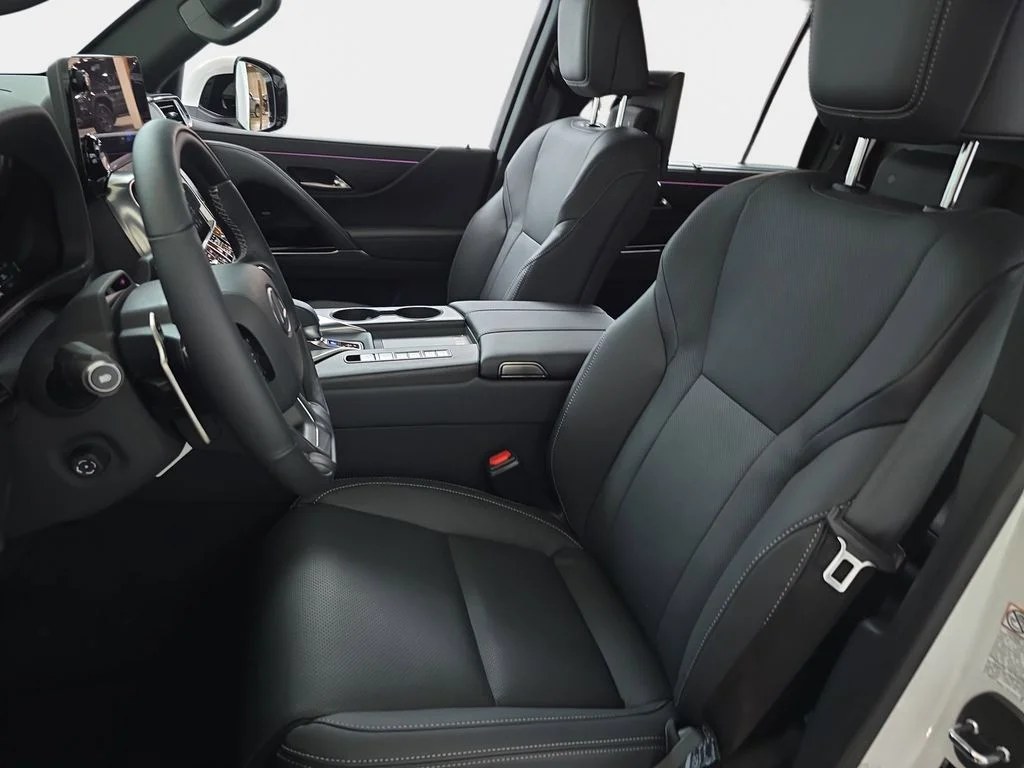 New 2026  Lexus 700h Luxury image 15