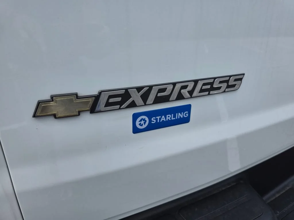 Used 2025 Summit White Chevrolet WT image 29