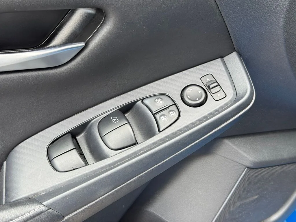 Used 2025 Blue Nissan SV image 31