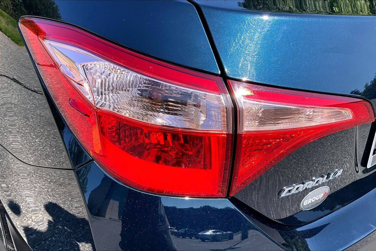 Used 2019 Galactic Aqua Mica Toyota LE image 27