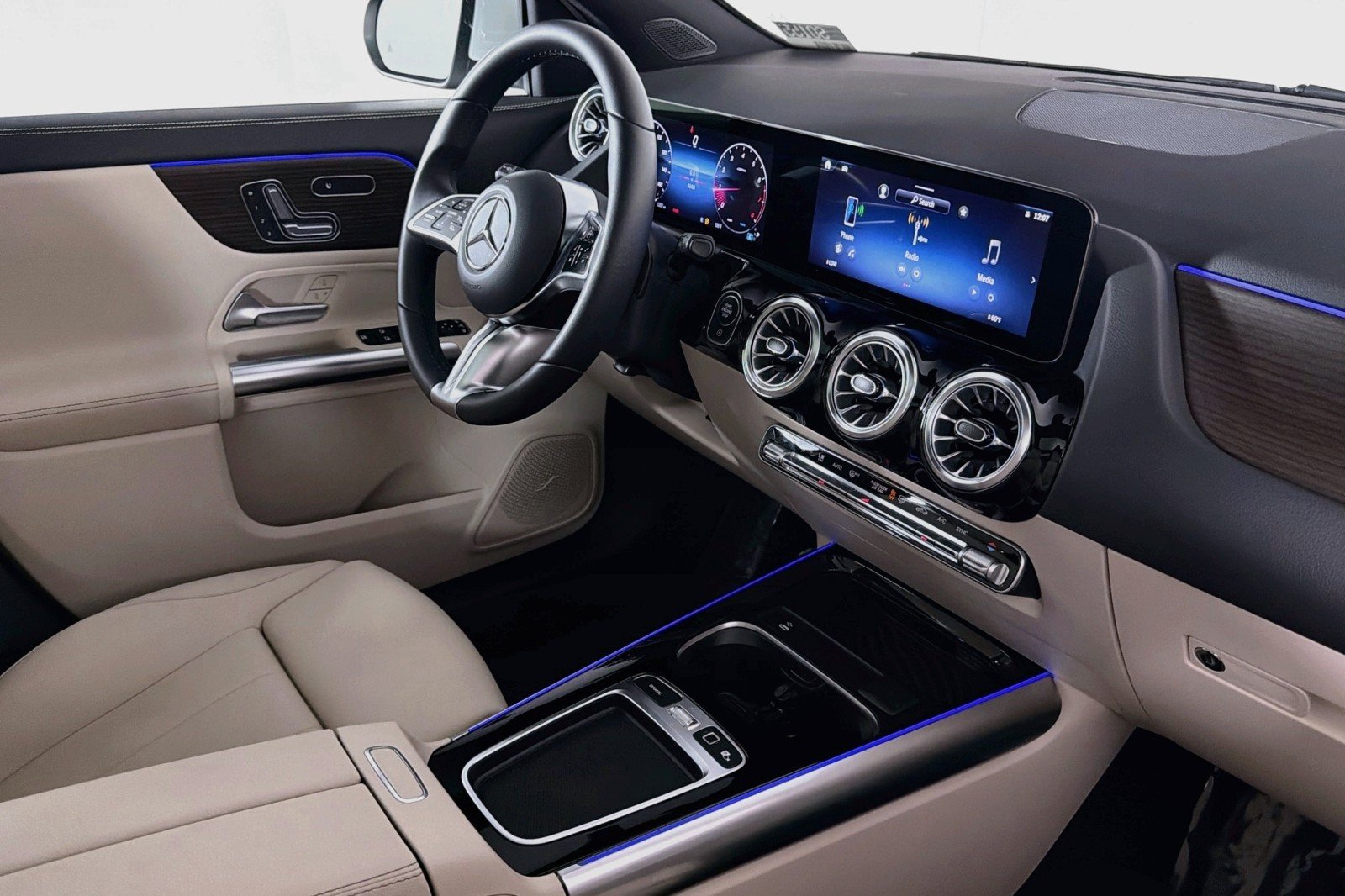 Certified Used 2026 Polar White Mercedes-Benz 250 image 17
