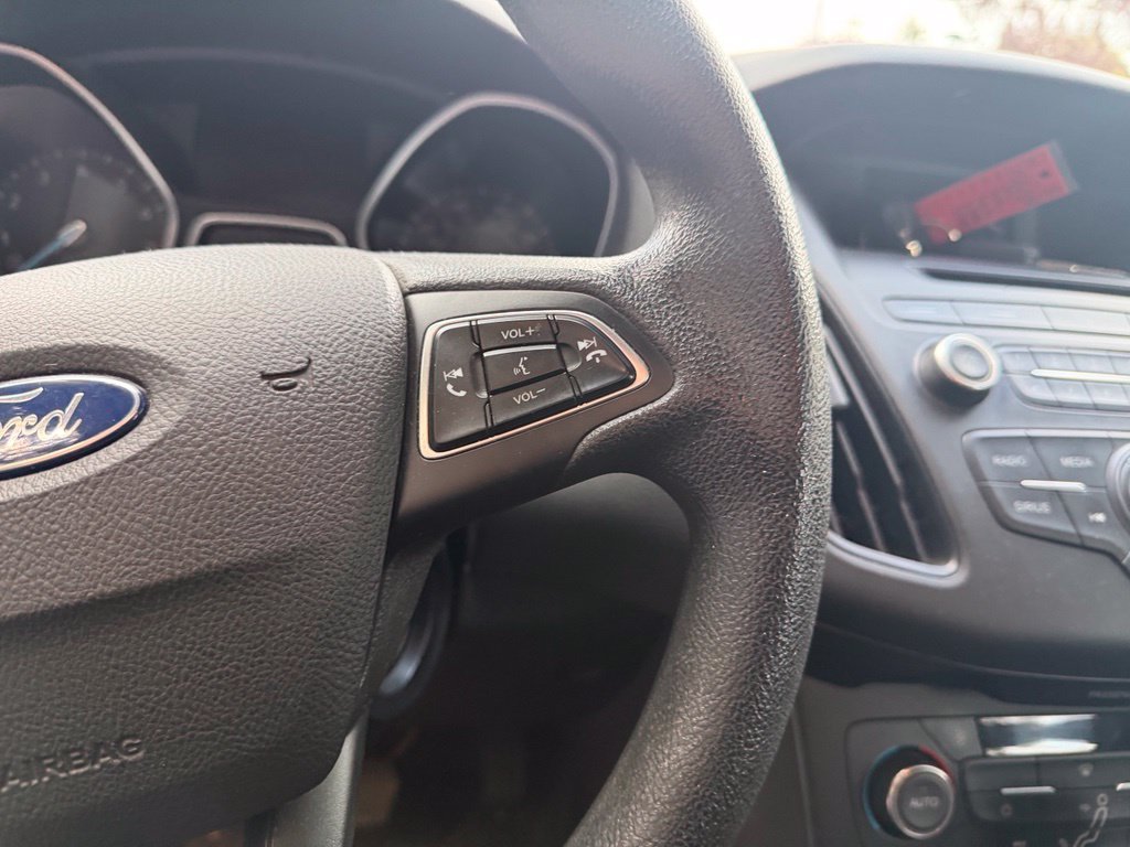 Used 2017 Magnetic Ford SE image 18