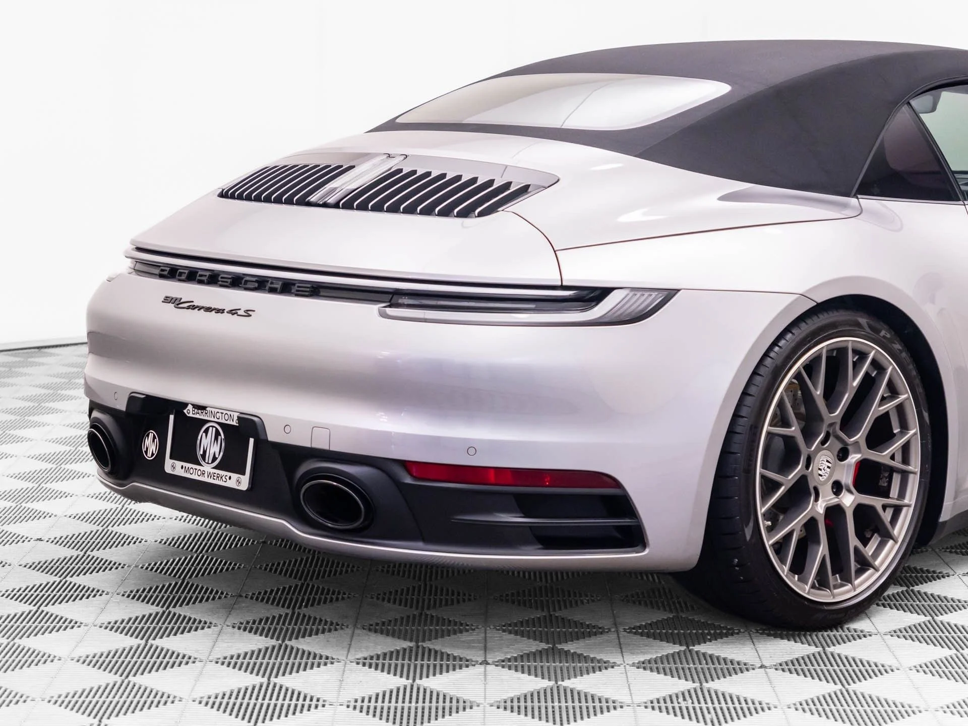 Used 2022 Silver Porsche Carrera 4S image 32