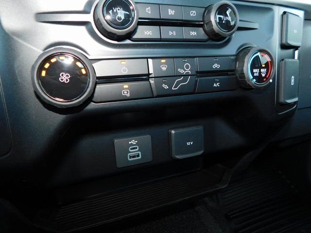 2024 Ford F-350 Super Duty Chassis Cab XL - Photo 25