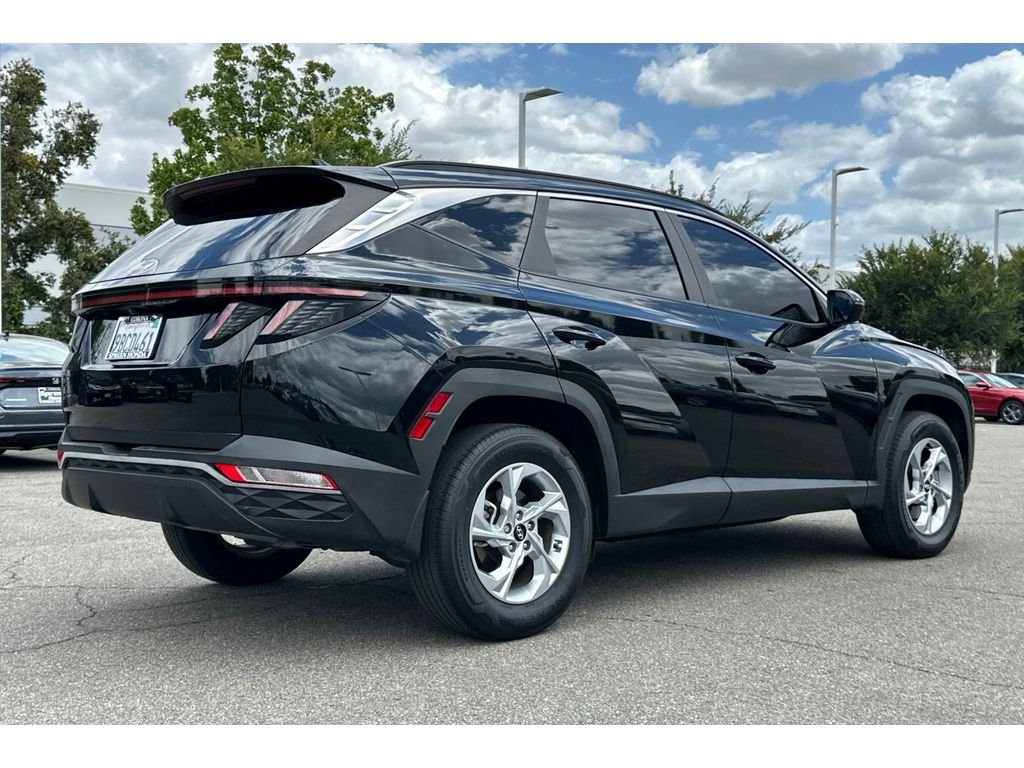 Used 2022 Phantom Black Hyundai SEL image 6