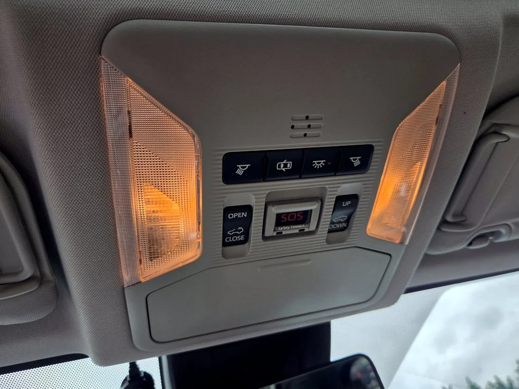Used 2019  Toyota Limited image 21